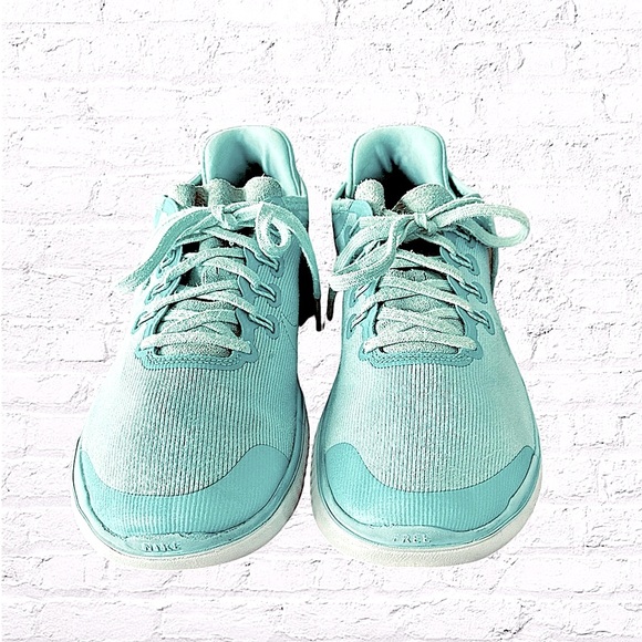 EUC! WOMEN’S NIKE FREE RN 2018 SUN ISLAND GREEN - Picture 3 of 9
